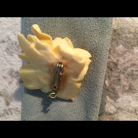 Rose pin - Picture 3 of 3